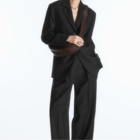 COS BROWN LEATHER BANANA BAG - Picture 5 of 14